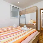 With Pool In 54888 Apartman *