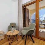With Pool In 54888 Apartman Crikvenica