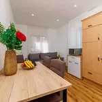 Apartman With Pool In 54888