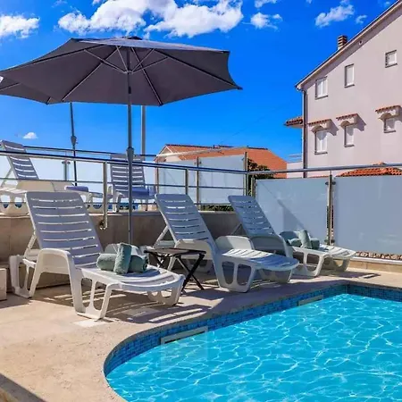 With Pool In 54888 Crikvenica