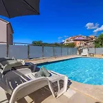 With Pool In 54888 קריקווניצה