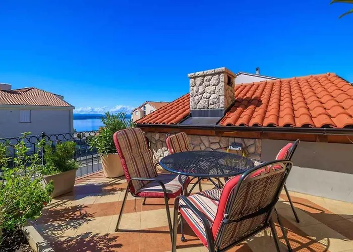 With Pool In 54888 Crikvenica