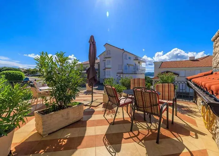 Apartamento With Pool In 54888