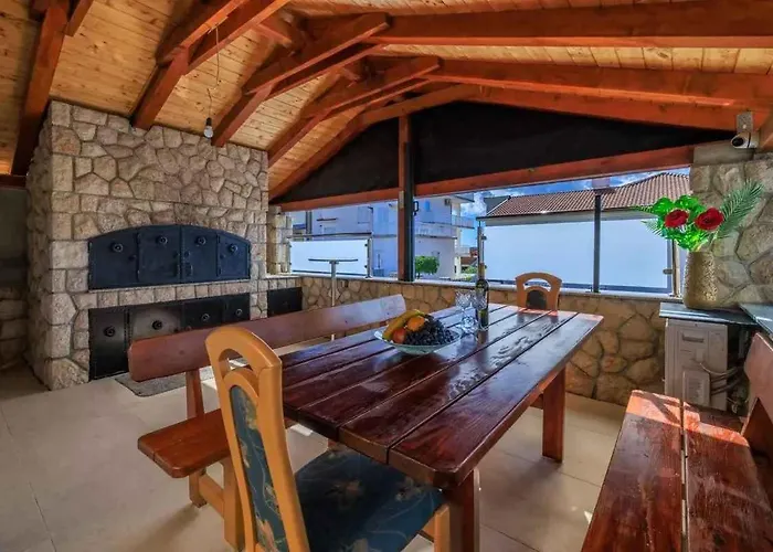 Apartamento With Pool In 54888